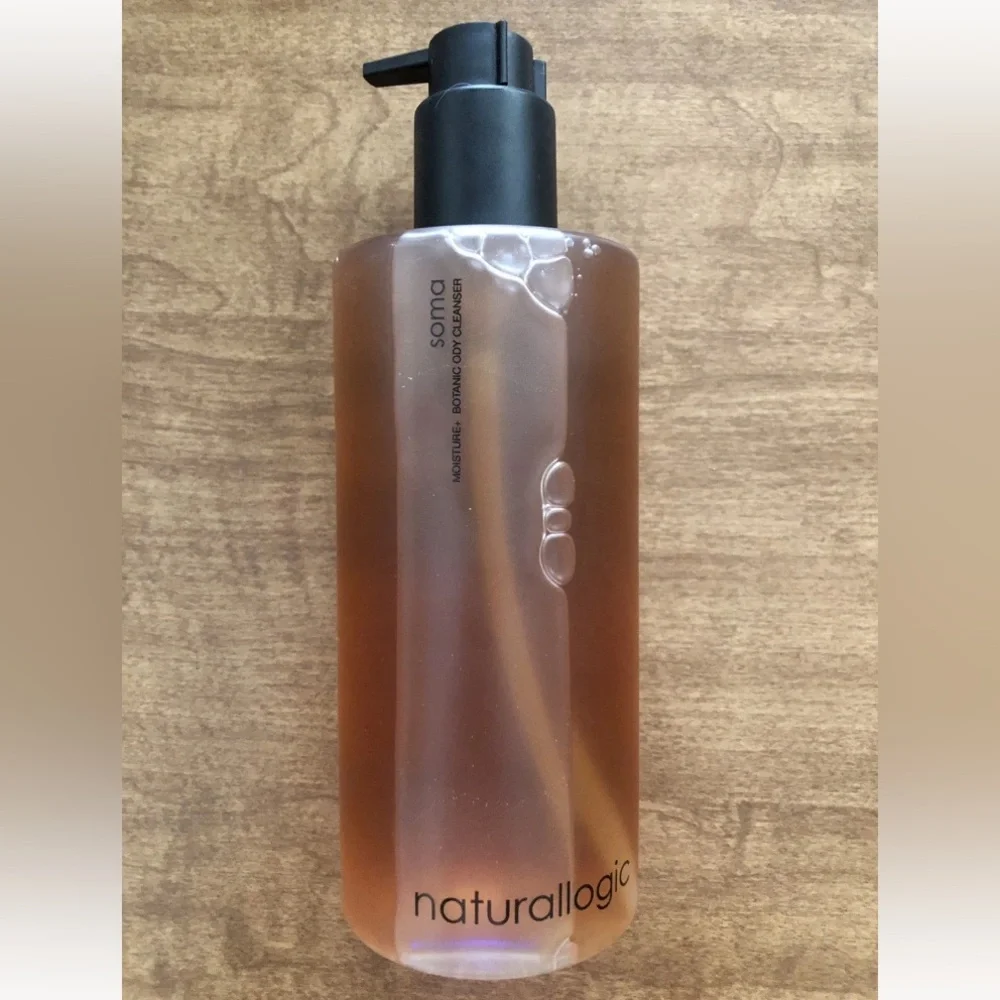 NATURALLOGIC Soma Moisture+ Botanic Body Cleanser 500ml Full Size ~ New!! 🧡